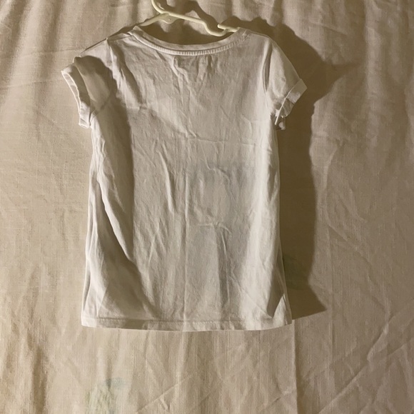 Final Markdown Burberry tee. Size 5Y. - Picture 2 of 2